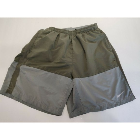 Nike Runing green shorts Whomen size M - Picture 8 of 8